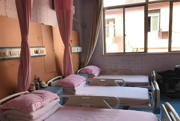 董璇婚后情况曝光！不愿丈夫和女儿住一起，与其分居，倪萍很担忧