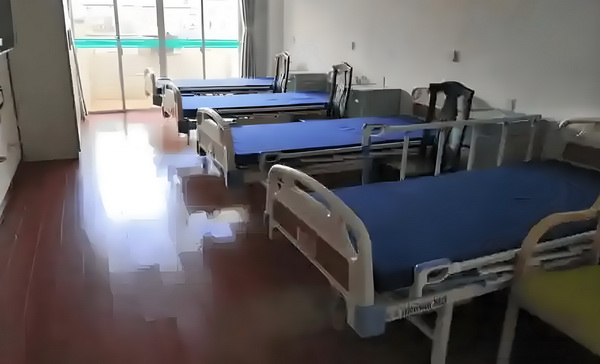 你属于我，酋长近端锋凯尔西首次晒出与霉霉恋爱后的甜蜜合照